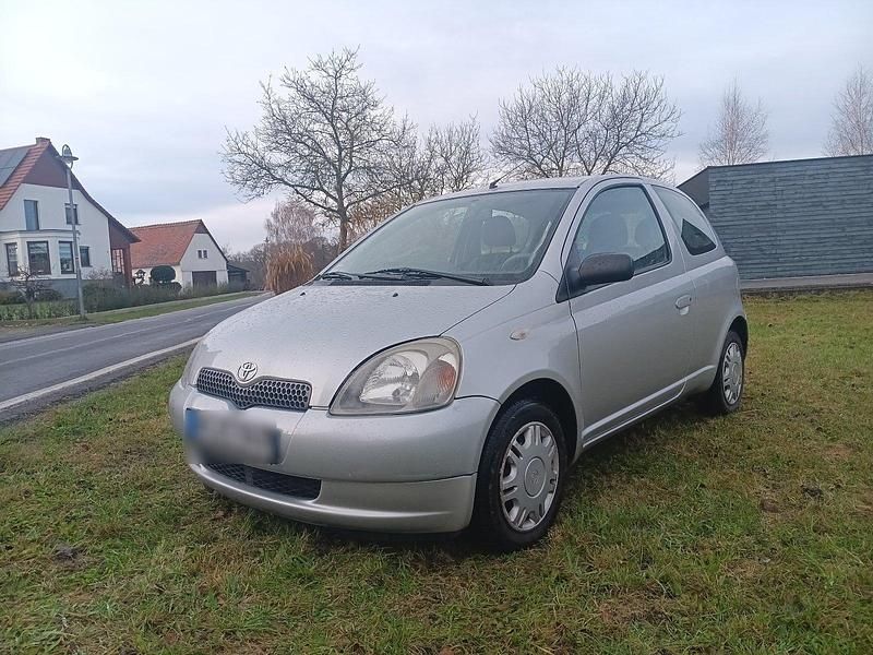 Gebraucht Toyota Yaris 87 PS (63 kW) 2002 Silber Kleinwagen