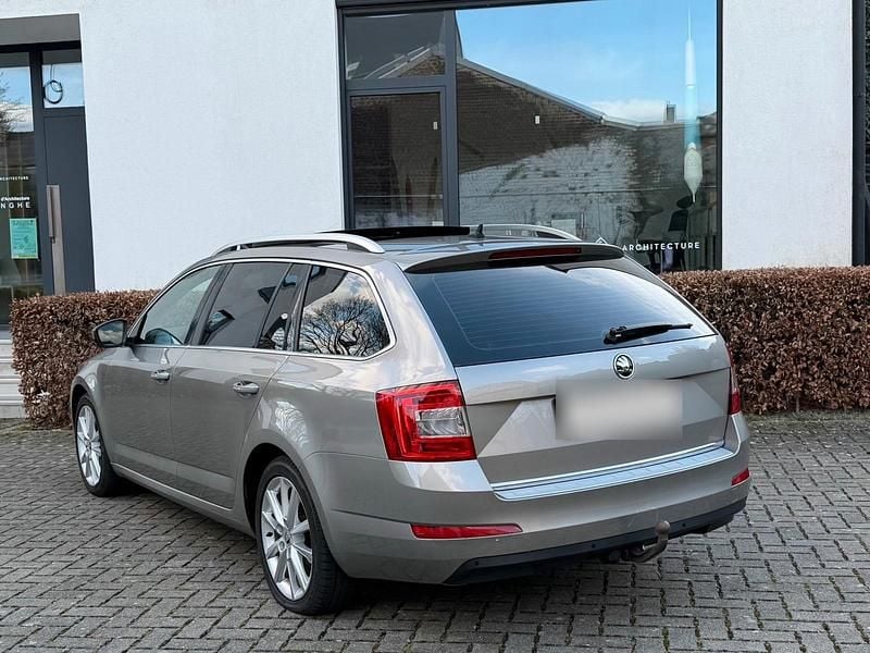 Gebraucht Skoda Octavia 150 PS (110 kW) 2017 Grau Kombi