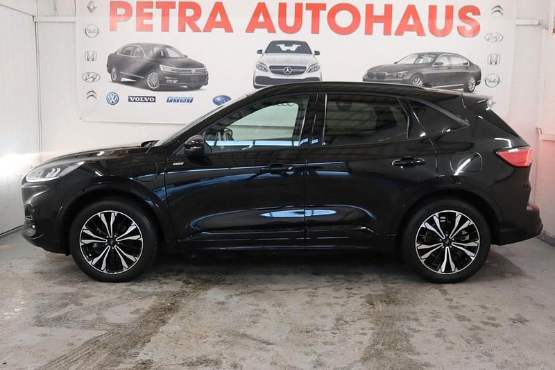 Gebraucht Ford Kuga ST-Line 152 PS (111 kW) 2022 Schwarz SUV