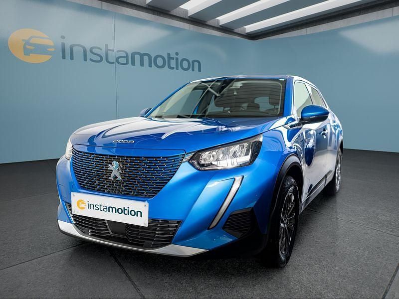 Blau Gebraucht 2021 Peugeot e-2008 SUV | 16.499 € (Superpreis) - Bild 1/4