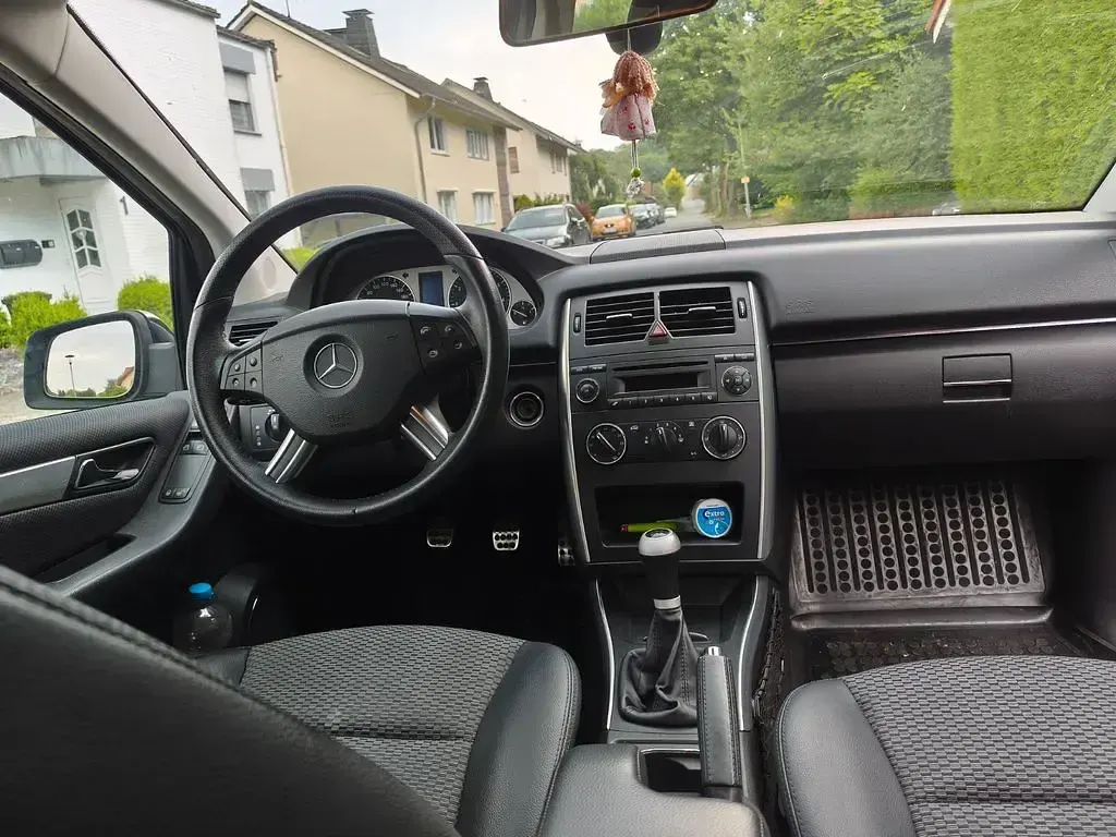 Gebraucht Mercedes B170 116 PS (85 kW) 2008 Schwarz Van / Kleinbus