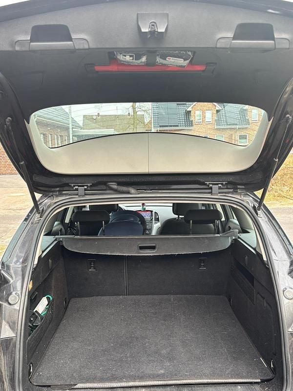 Gebraucht Opel Astra 110 PS (80 kW) 2014 Schwarz Kombi