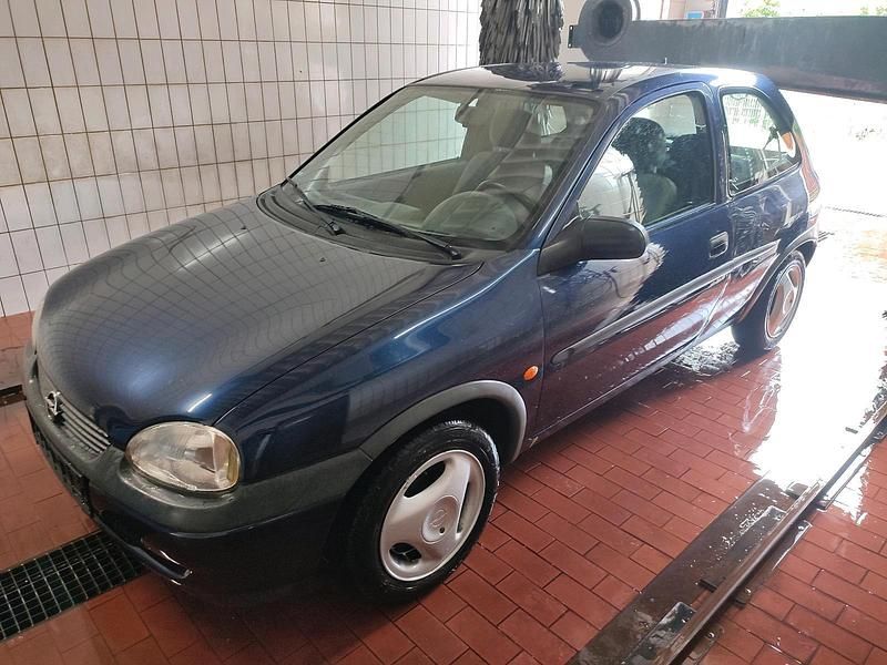 Blau Gebraucht 1997 Opel Corsa Kleinwagen | 500 € (Guter Preis) - Bild 1/4