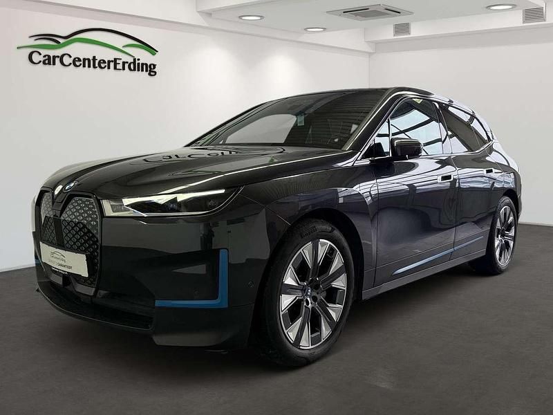 Gebraucht BMW iX 239 kW (326 PS) 2022 Sophistograu brillanteffekt SUV
