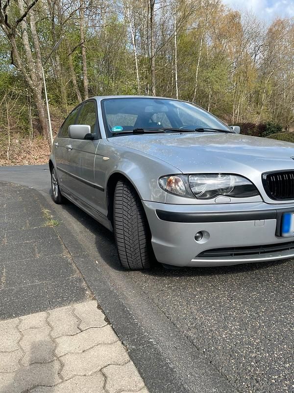 Second-hand BMW 320 150 CP (110 kW) 2003 Argintiu Berlinǎ