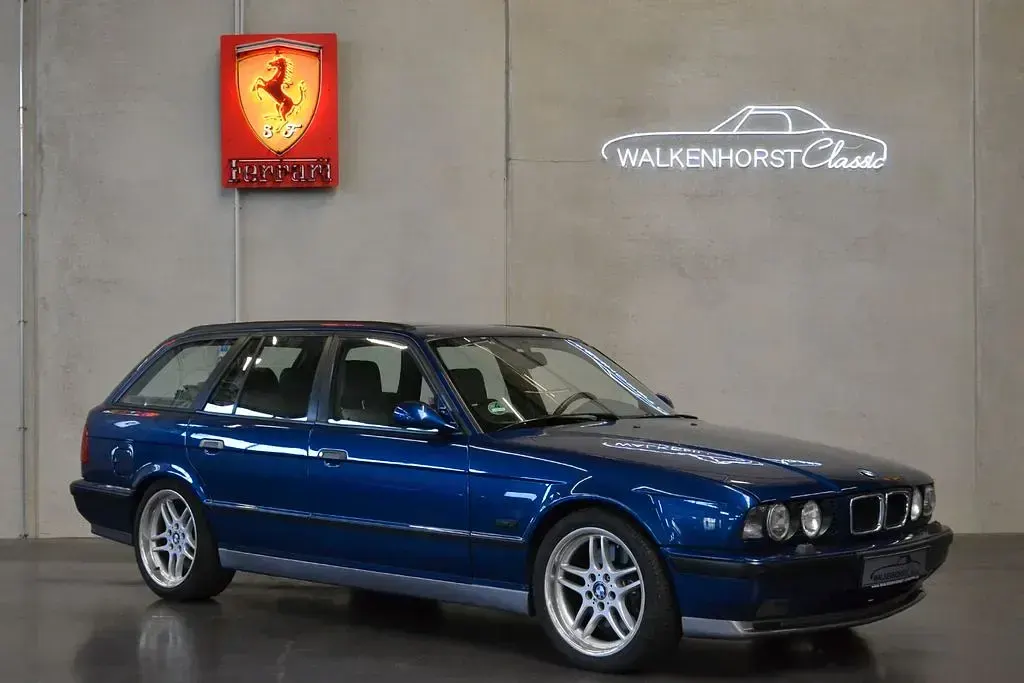 Używany BMW M5 Performance 340 KM (250 kW) 1995 Niebieski Kombi