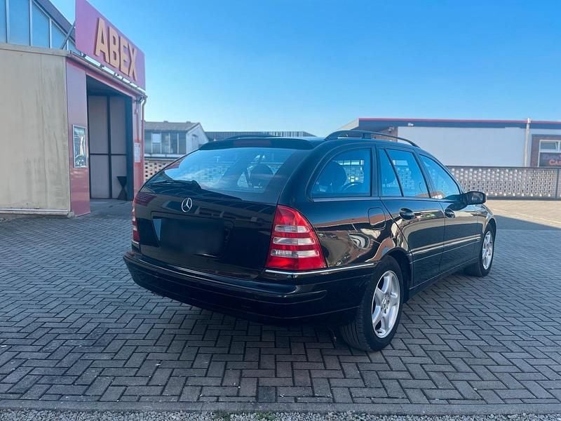 Gebraucht Mercedes C240 170 PS (125 kW) 2004 Schwarz Kombi