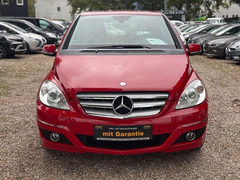 Gebraucht Mercedes B170 116 PS (85 kW) 2009 Rot Van / Kleinbus