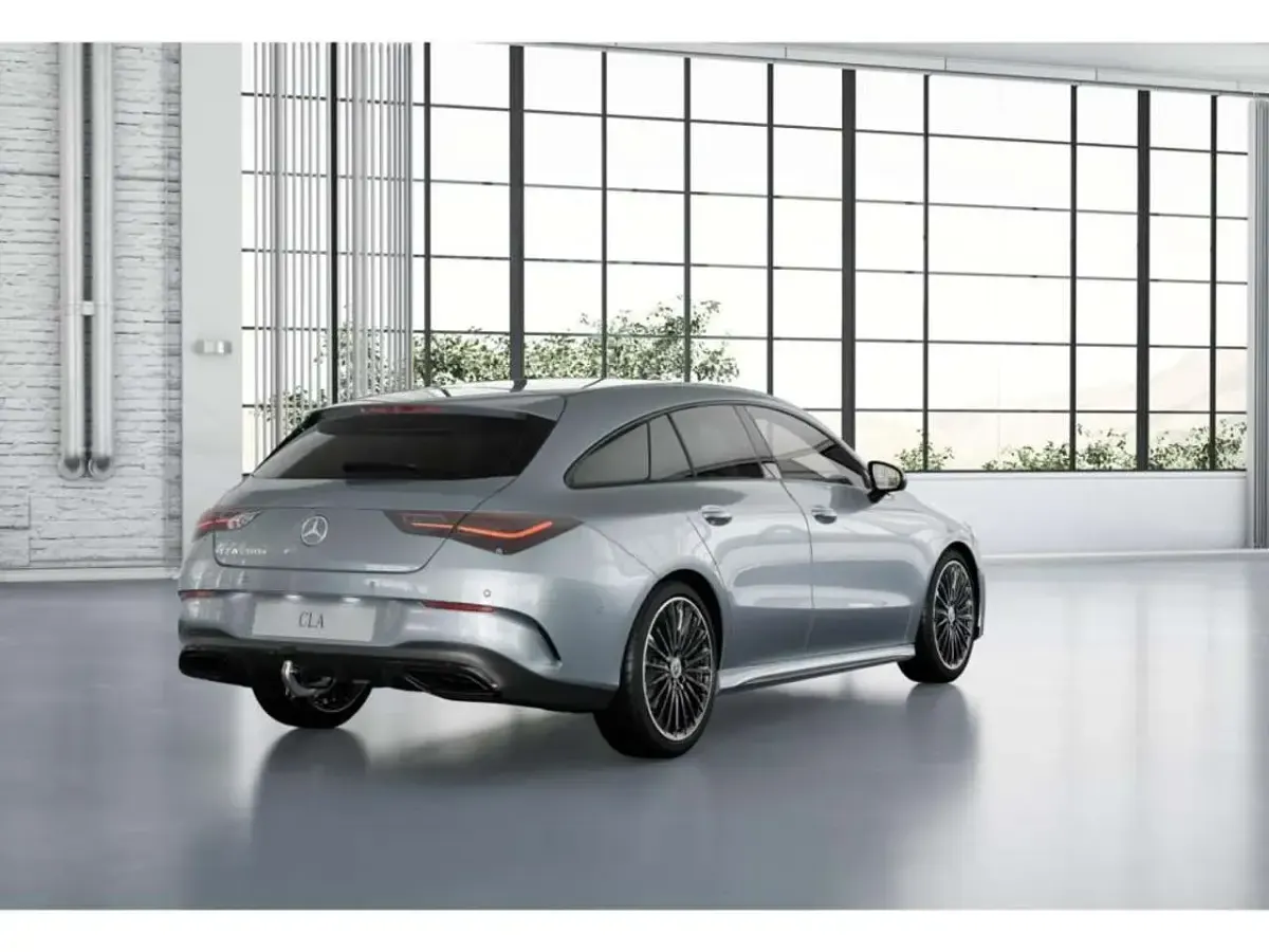 Gebraucht Mercedes CLA200 AMG 150 PS (110 kW) 2025 Metalliclack hightechsilber Kombi