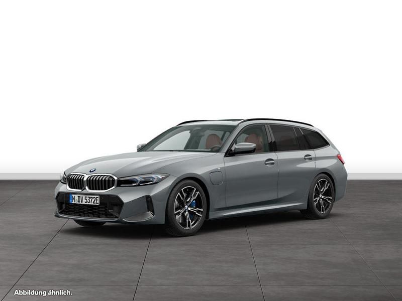 Grau Gebraucht 2024 BMW 330e Kombi | 51.730 € (Teuer) - Bild 1/4