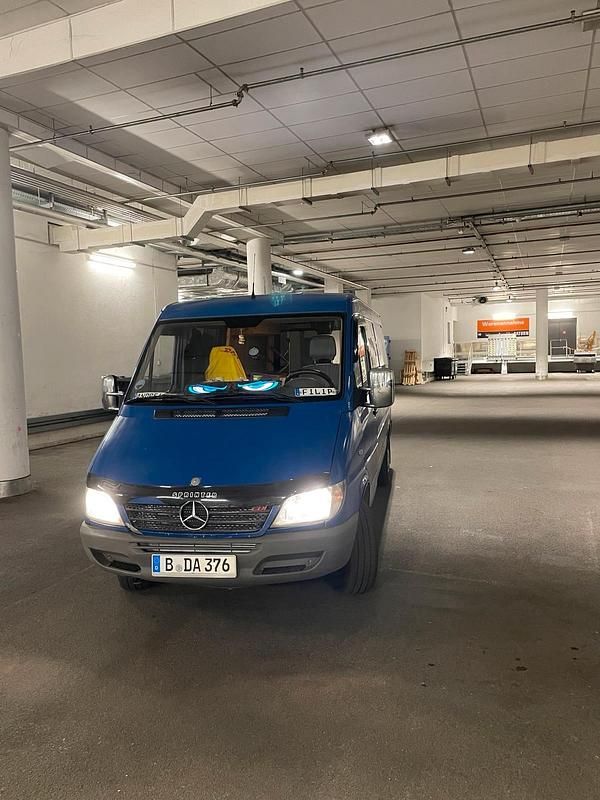 Blau Gebraucht 2004 Mercedes Sprinter Van | 5.200 € (Fairer Preis) - Bild 1/4