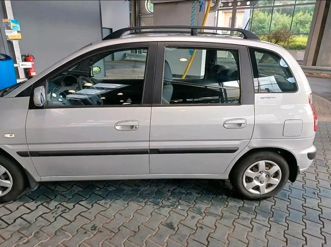Gebraucht Hyundai Matrix 93 PS (68 kW) 2007 Silber Van / Kleinbus