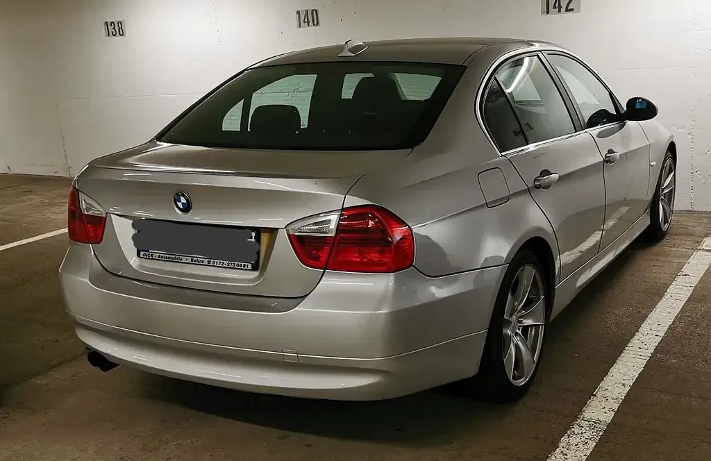 Gebraucht BMW 325 218 PS (160 kW) 2005 Silber Limousine