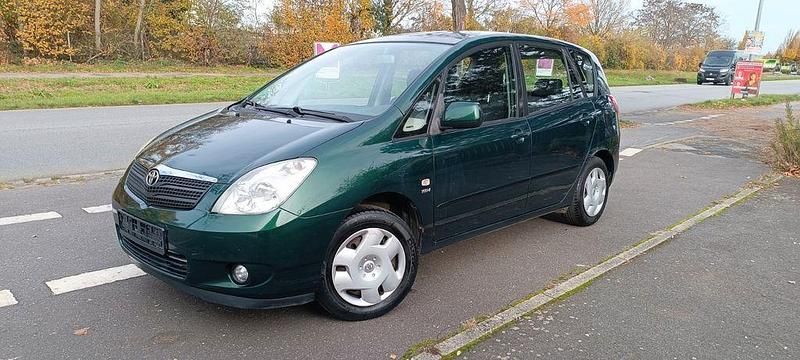 Grün Gebraucht 2004 Toyota Corolla Verso Van / Kleinbus | 1.900 € (Superpreis) - Bild 1/4