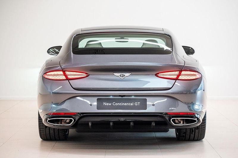 Neu Bentley Continental 680 PS (500 kW) 2025 Grau