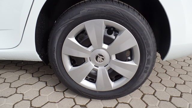 Gebraucht Skoda Fabia Ambition 90 PS (66 kW) 2016 Weiß Kleinwagen