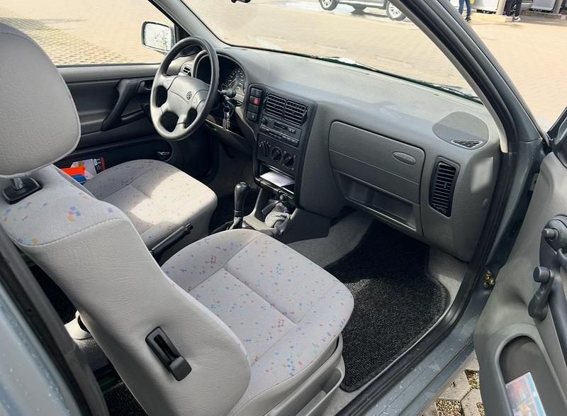 Gebraucht VW Polo 50 PS (36 kW) 1995 Grau Kleinwagen