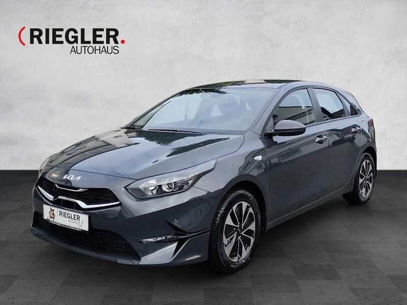 Neu Kia Ceed Vision 140 PS (102 kW) 2025 Grün Kleinwagen