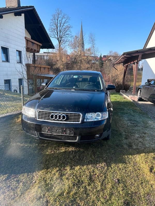 Gebraucht Audi A4 130 PS (95 kW) 2002 Schwarz Kombi