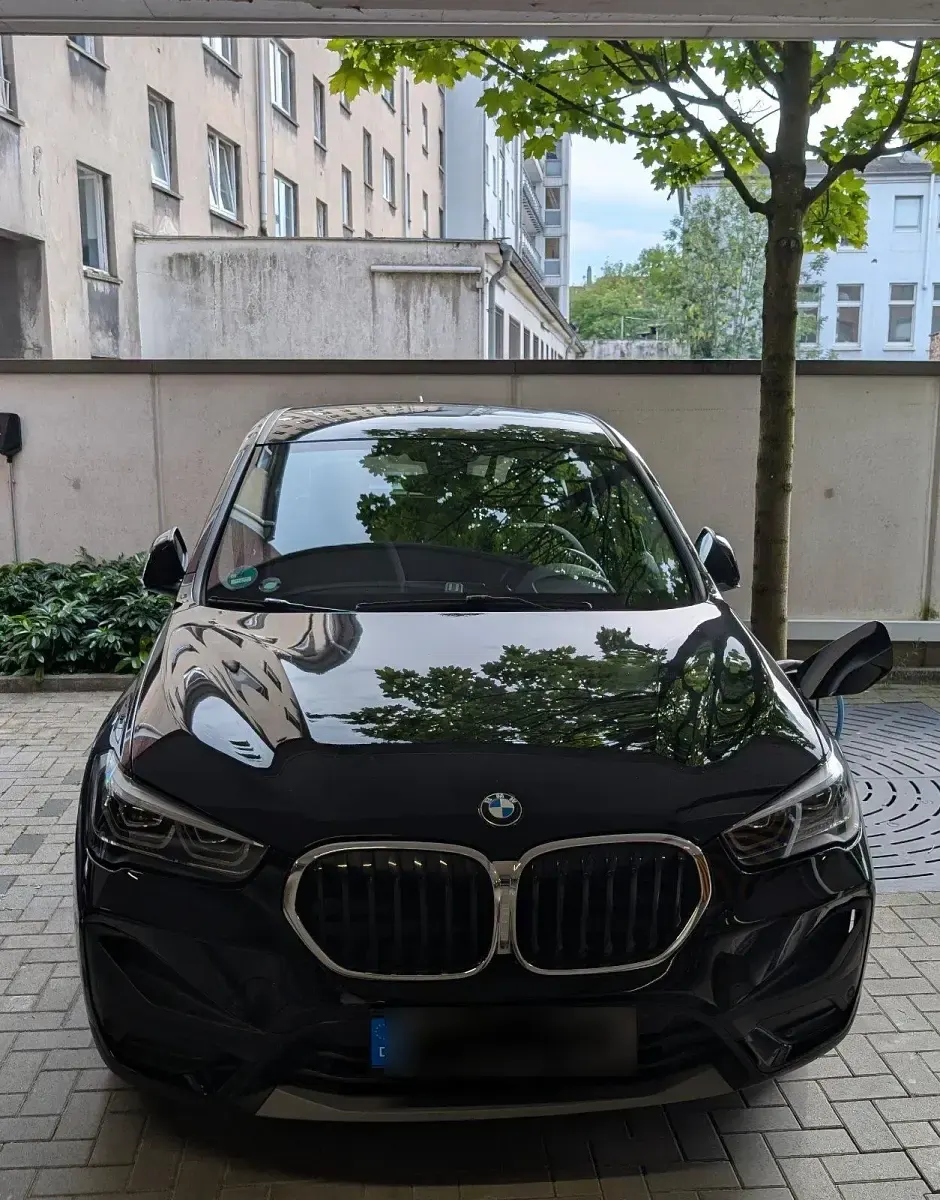 Second-hand BMW X1 Advantage 220 CP (161 kW) 2021 Negru SUV