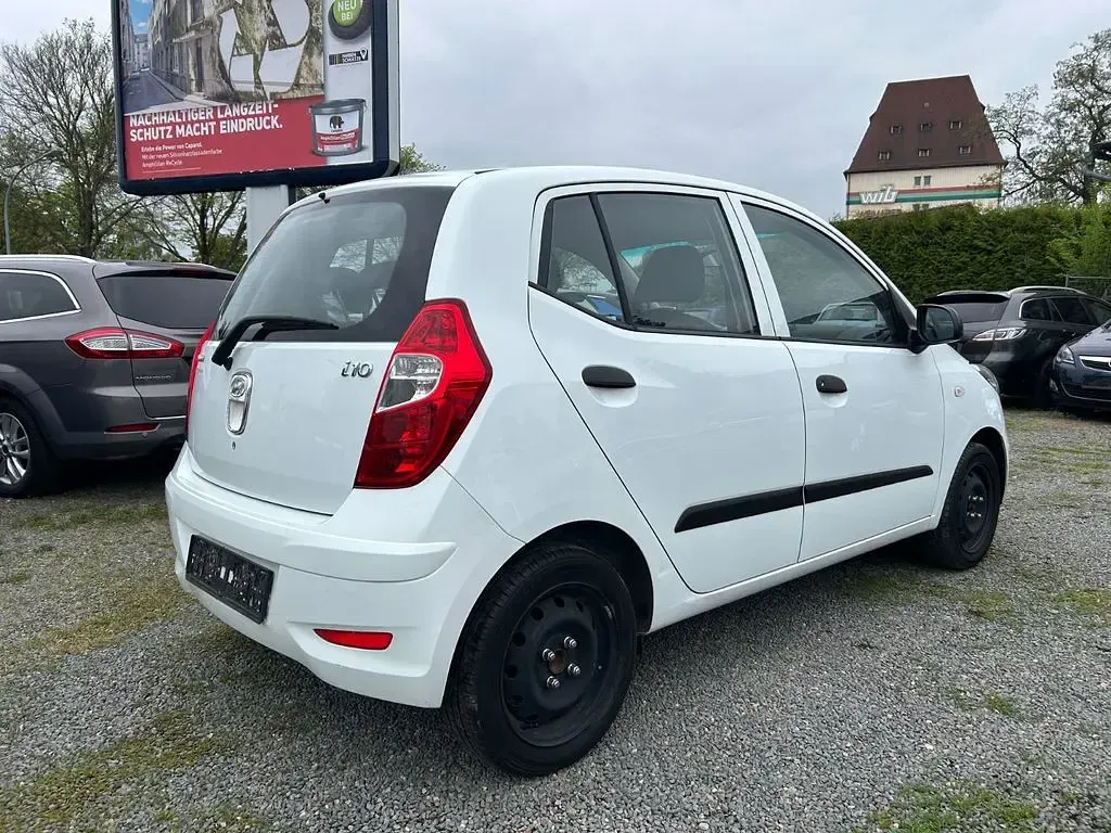 Gebraucht Hyundai i10 Edition 69 PS (50 kW) 2013 Weiß Kleinwagen