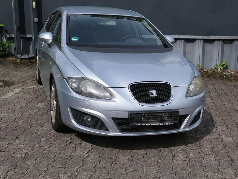 Gris luna Gebraucht 2010 Seat Leon Sport Kleinwagen | 5.450 € (Fairer Preis) - Bild 1/4