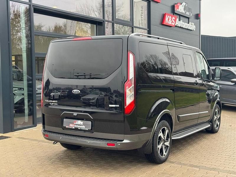 Gebraucht Ford Tourneo Active 150 PS (110 kW) 2021 Schwarz Van / Kleinbus