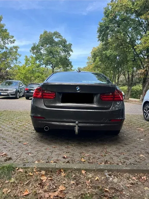 Gebraucht BMW 316 116 PS (85 kW) 2014 Braun Limousine