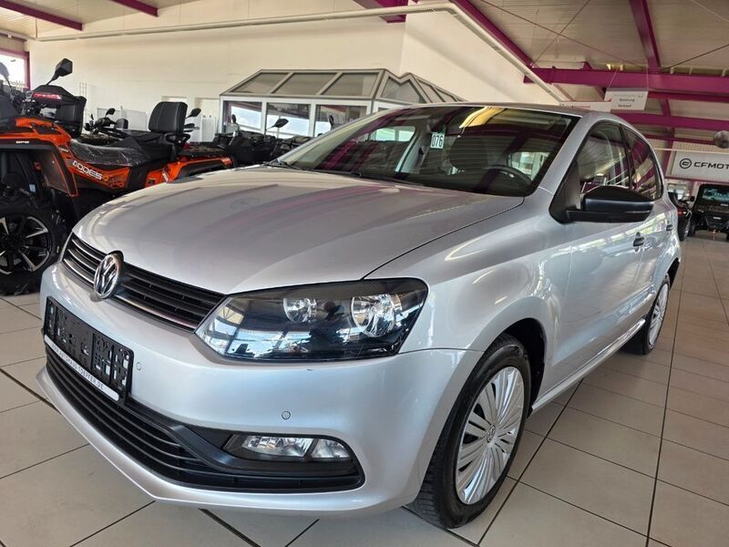 Silber Gebraucht 2016 VW Polo Limousine | 9.490 € (Fairer Preis) - Bild 1/4