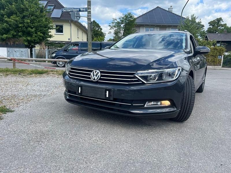 Grau Gebraucht 2019 VW Passat Business Kombi | 8.350 € - Bild 1/4