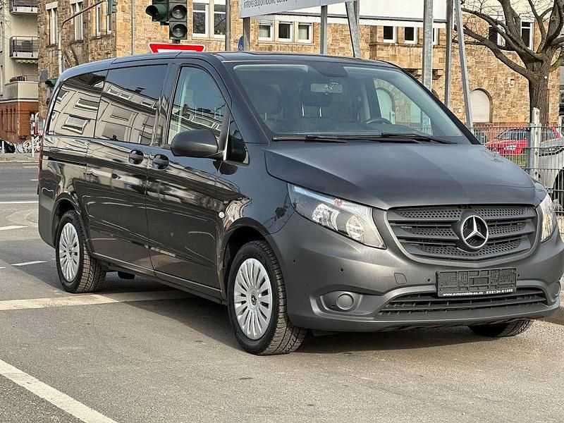 Gebraucht Mercedes Vito 163 PS (119 kW) 2022 Grau Van