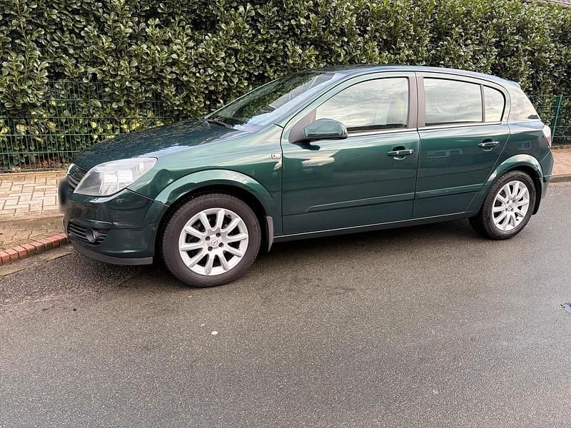 Gebraucht Opel Astra 115 PS (84 kW) 2004 Grün Kleinwagen