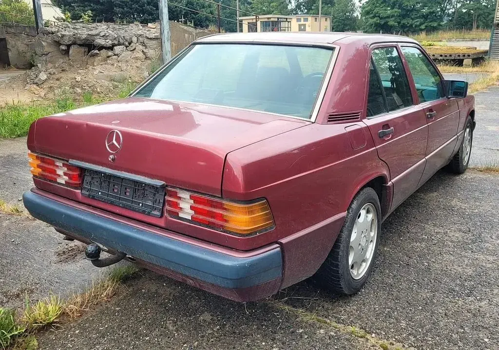 Gebraucht Mercedes 190 Sportline 118 PS (86 kW) 1990 Rot Limousine