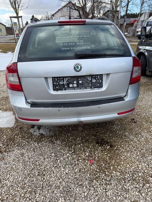 Gebraucht Skoda Octavia Ambition 105 PS (77 kW) 2013 Silber Kombi