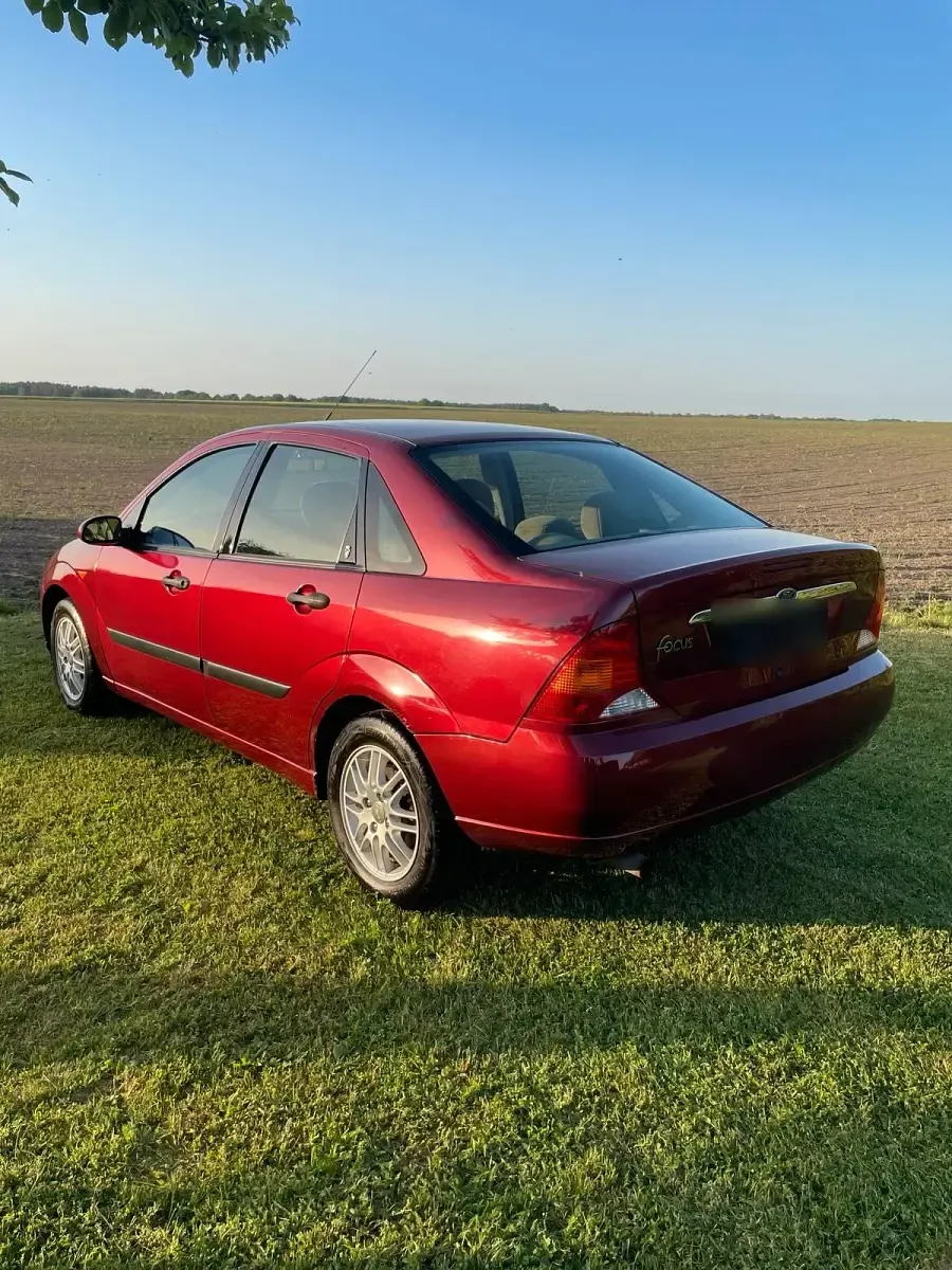 Occasion Ford Focus Ghia 101 ch (74 kW) 1999 Rouge Berline
