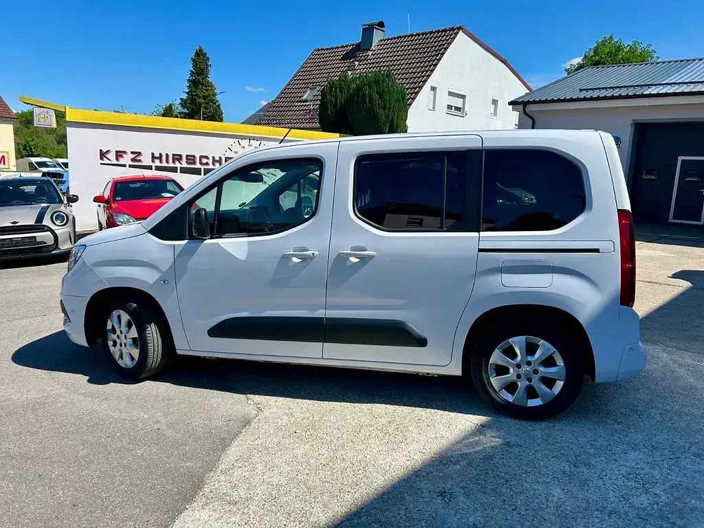 Gebraucht Opel Combo Life Elegance 131 PS (96 kW) 2022 Weiß Van / Kleinbus