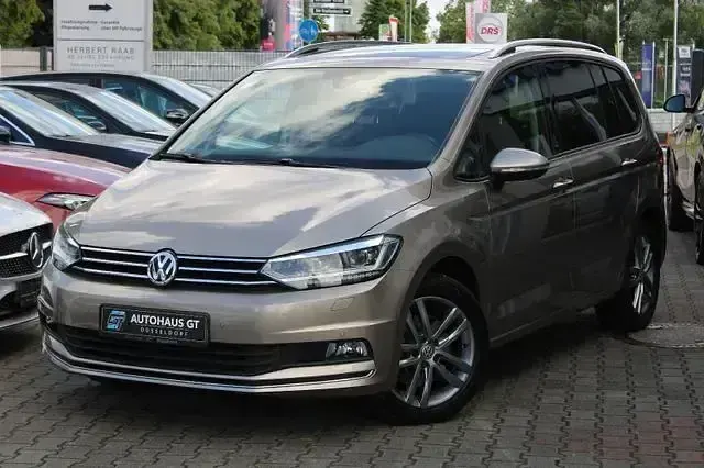 Gebraucht VW Touran 150 PS (110 kW) 2018 Titanium beige Van / Kleinbus