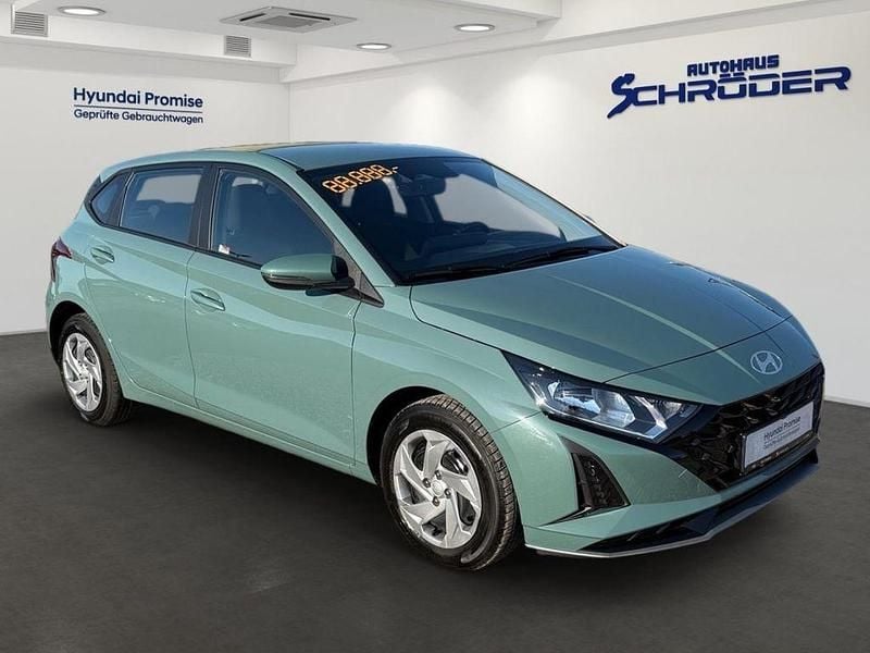 Gebraucht Hyundai i20 Select 99 PS (72 kW) 2025 Grün Kleinwagen