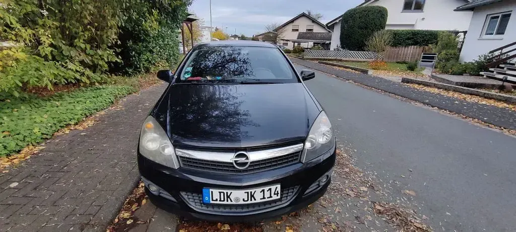 Gebraucht Opel Astra GTC Sport 140 PS (102 kW) 2008 Schwarz Limousine