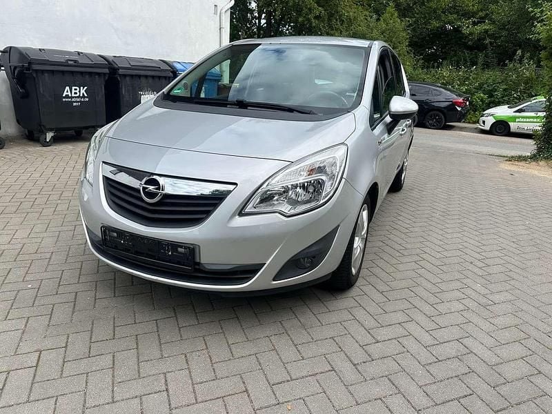 Silber Gebraucht 2011 Opel Meriva Design Edition Van / Kleinbus | 4.899 € (Guter Preis) - Bild 1/4