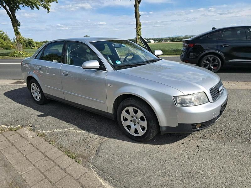Gebraucht Audi A4 130 PS (95 kW) 2002 Silber Limousine
