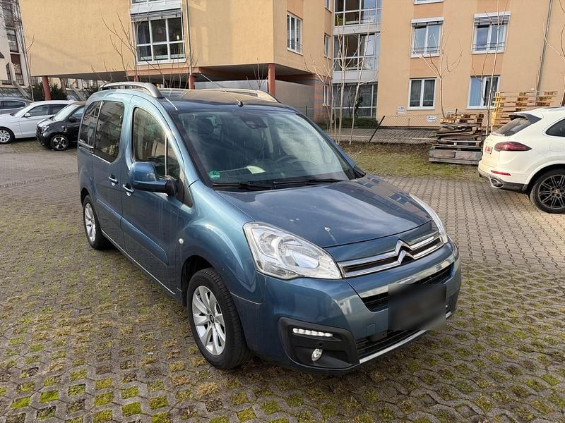 Gebraucht Citroën Berlingo Shine 110 PS (80 kW) 2017 Blau Van / Kleinbus
