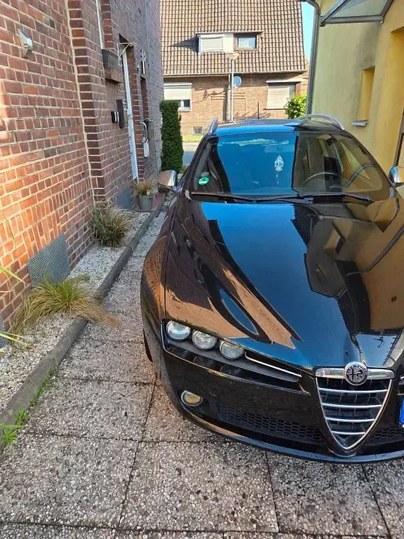 Gebraucht Alfa Romeo 159 136 PS (100 kW) 2011 Schwarz Limousine