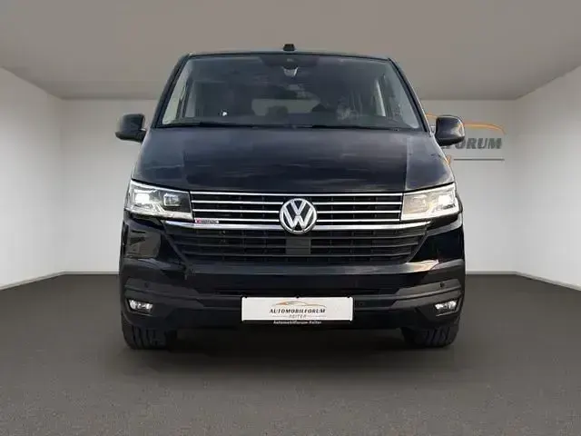 Używany VW Multivan Highline 204 KM (150 kW) 2023 Czarny Minivan