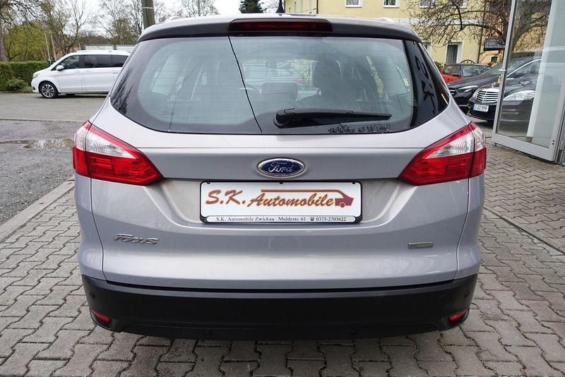 Usata Ford Focus 125 CV (91 kW) 2014 Grigio Station wagon