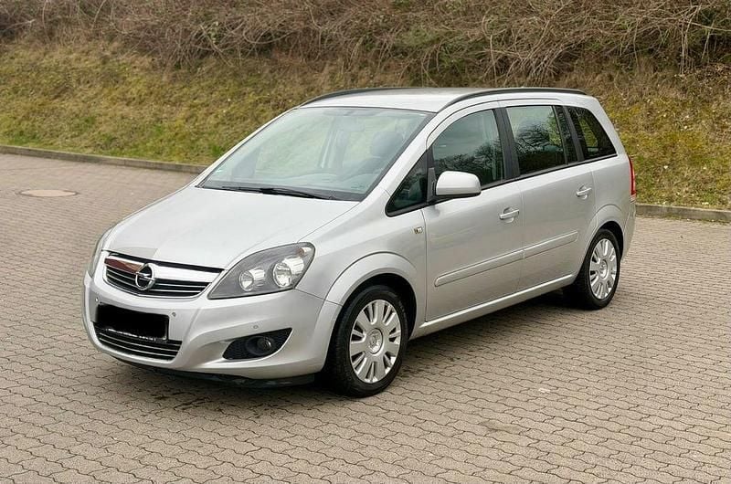 Gebraucht Opel Zafira 125 PS (91 kW) 2012 Silber Van / Kleinbus