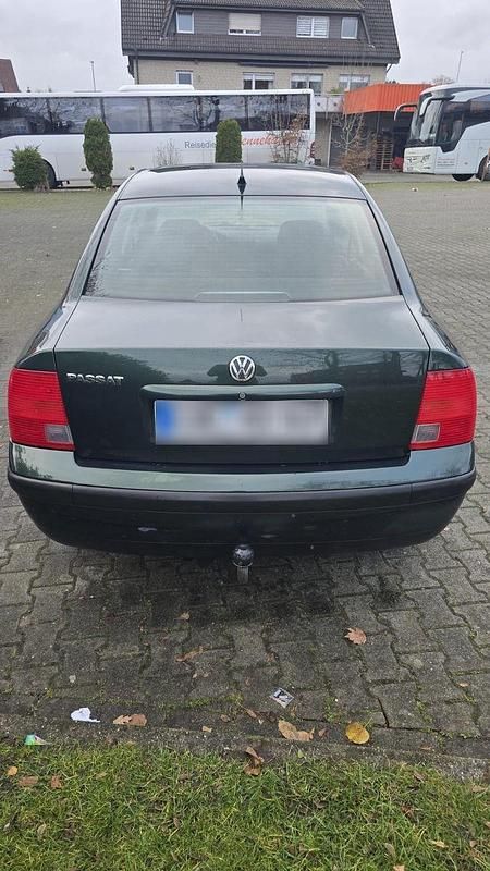 Gebraucht VW Passat Basis 110 PS (80 kW) 1998 Grün Limousine