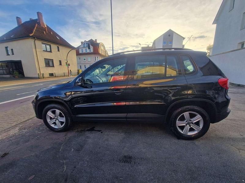Deep black perleffekt Gebraucht 2008 VW Tiguan SUV | 5.699 € (Fairer Preis) - Bild 1/4