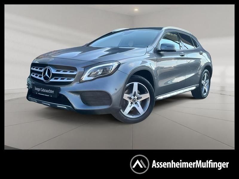 Mountaingrau metallic Gebraucht 2019 Mercedes GLA250 AMG SUV | 22.949 € (Fairer Preis) - Bild 1/4