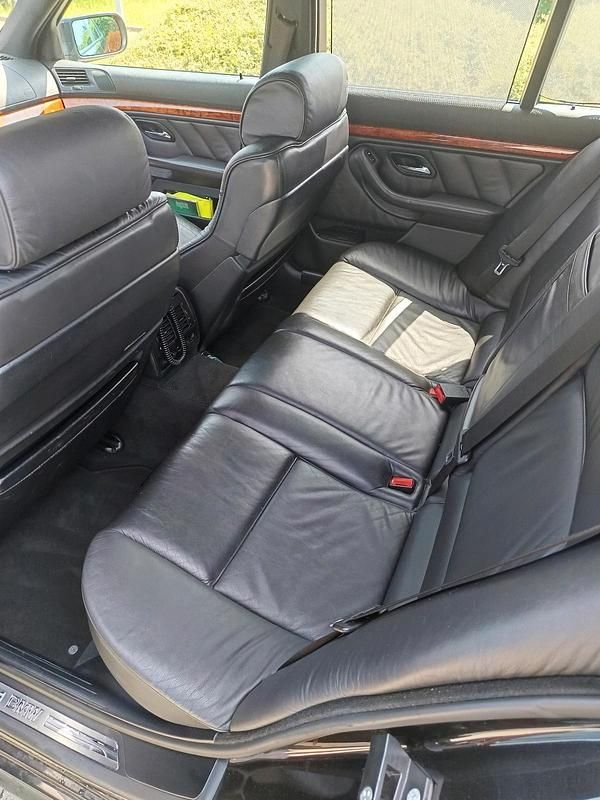 Gebraucht BMW 540 286 PS (210 kW) 1998 Schwarz Kombi